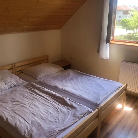 Apartment Zalakarosi Egerfa Nyaralohaz Foeldszinti Es Emeleti