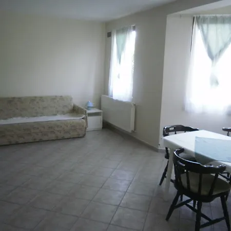 Apartment Zalakarosi Egerfa Nyaralohaz Foeldszinti Es Emeleti Zalakaros