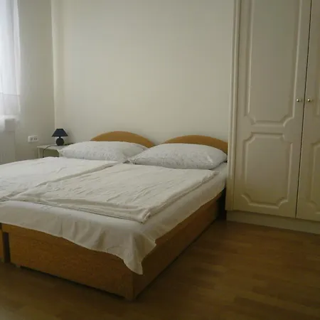 Apartment Zalakarosi Egerfa Nyaralohaz Foeldszinti Es Emeleti